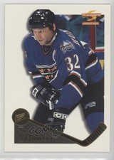 1995-96 Pinnacle Summit Dale Hunter #5 0a1