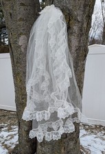 Elegant White Lace Veil Vintage Two Tier Clear Comb 37" Long Wedding Bridal EUC