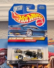 Hot Wheels Dogfighter Flyin' Aces