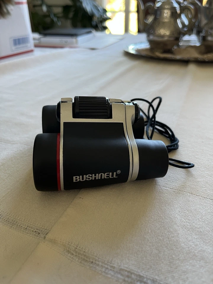 Bushnell 4x30 Powerview Compact Lightweight Binoculars Black - Image 4 of 4
