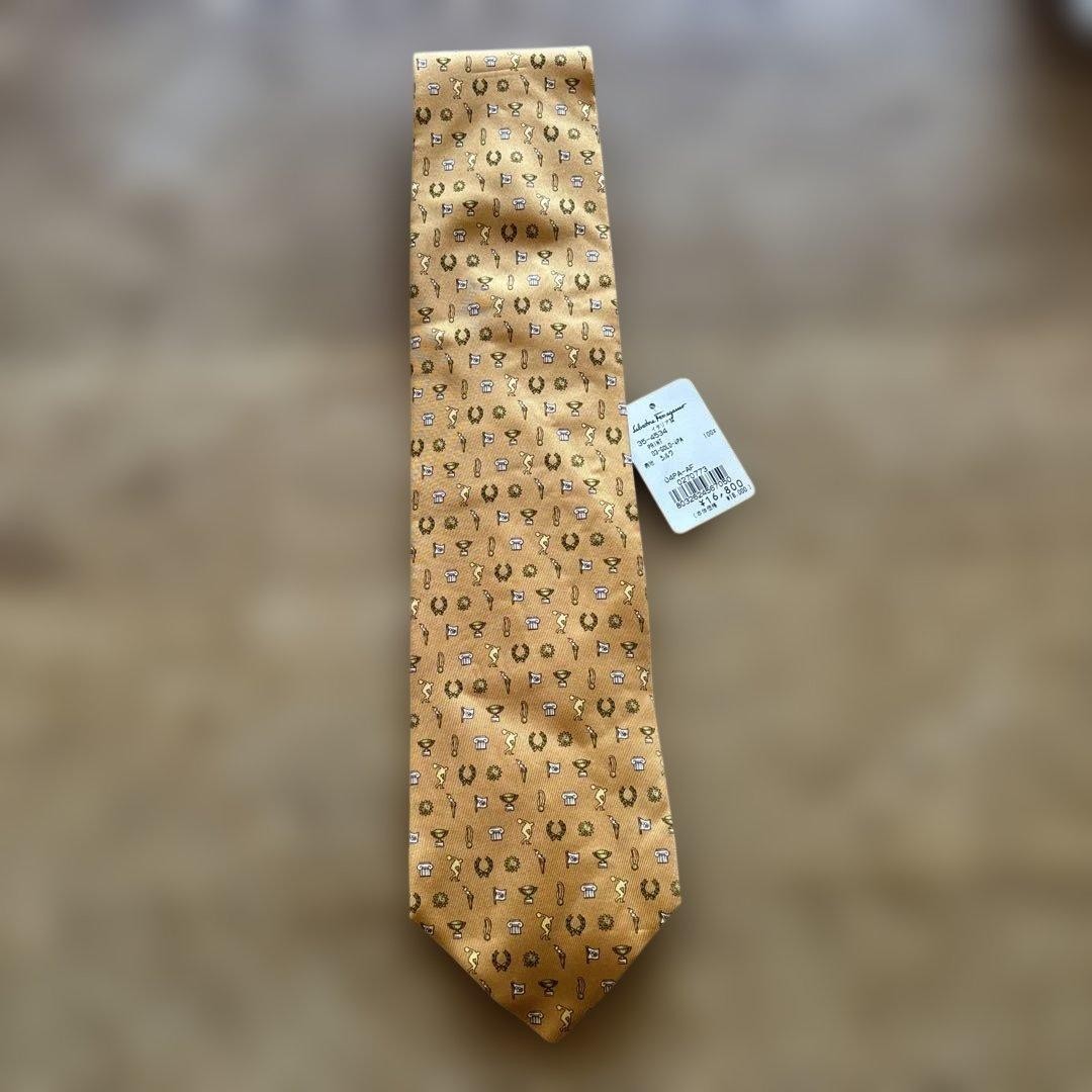 Nueva corbata de cuello Salvatore Ferragamo sin usar motivo olímpico naranja ...