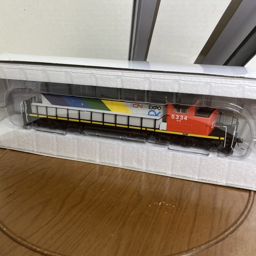 HO Scale *CANADIAN NATIONAL, EXPO 86* SD40-2W #5334 -Intermountain 49305 -01 NOS - Picture 2 of 7