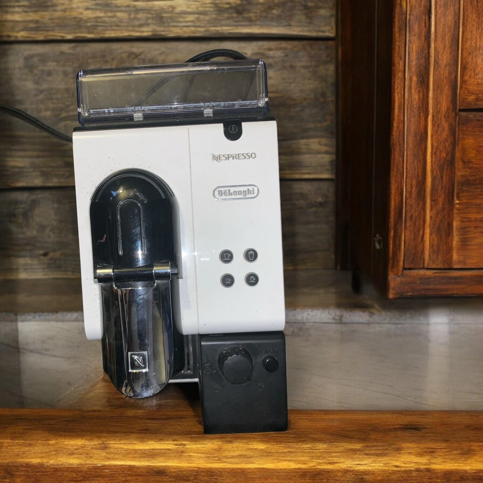 Delonghi EN520W Nespresso Lattissima Capsule Espresso Maker UNTESTED