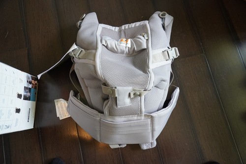 Ergobaby Adapt 7-45lbs Multi-Position Baby Carrier Cool Air Mesh (Pearl Grey) - Picture 5 of 7