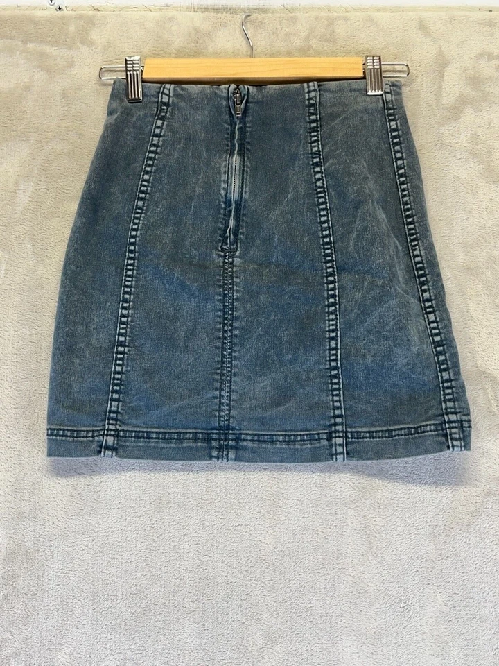 Minifalda vaquera Free People moderna línea A para mujer talla 2 azul tiedye cremallera trasera Foto 2 de 4