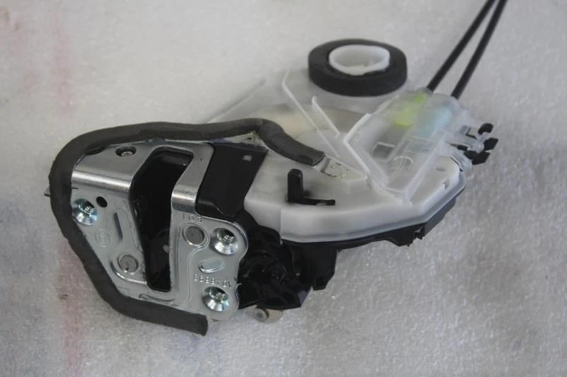 LEXUS IS250 IS350 IS300 2014 2015 2016 2017 CERRADURA PUERTA TRASERA IZQUIERDA ACTUADOR PESTILLO Foto 3 de 4
