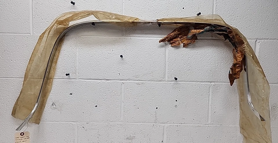 Borde de pozo de rueda delantera izquierda GM 377431 1973-77 Chevrolet serie C/K/Blazer (SR11 fabricante de equipos originales Foto 2 de 4