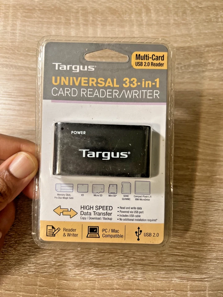 Targus Universal 33 en 1 Lector de Tarjetas Escritor Multi Tarjetas USB 2.0 Lector Micro SD Foto 3 de 4