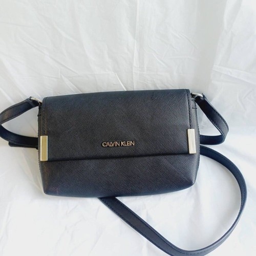 Calvin Klein Flap Crossbody Bag Adjustable Strap Black Minimalist Urban Y2K