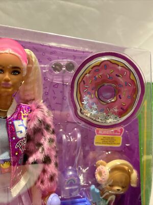 BARBIE EXTRA N°8 Blonde Pink Sparkly Varsity Jacket & ourson