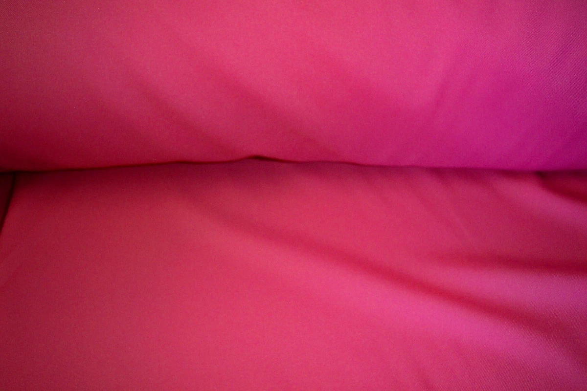 NEW Fuchsia 100 Dacron Polyester twill cloth fabric material