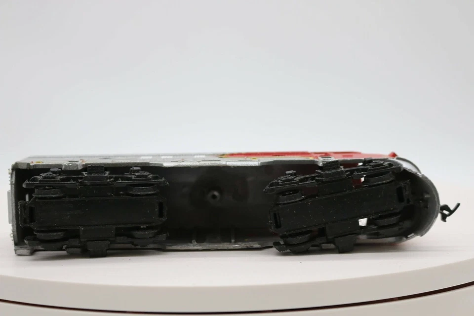 Tyco Plasitc Mantua Ho Gauge 1:87 Scale SANTA FE 4015 Dummy Locomotive - Image 4 of 4