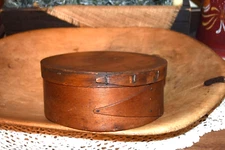 Shaker Style Bentwood 2 Finger Pantry Box Wood Peg & Square & Wire Nails 1800's