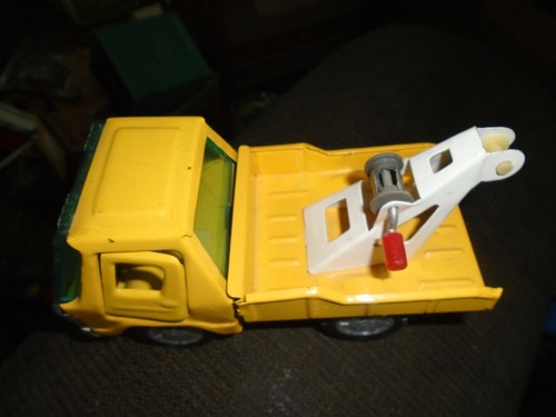 Vintage Tow Truck Toy Pressed Metal Bandi Line BOS Nice Yellow - Picture 4 of 4