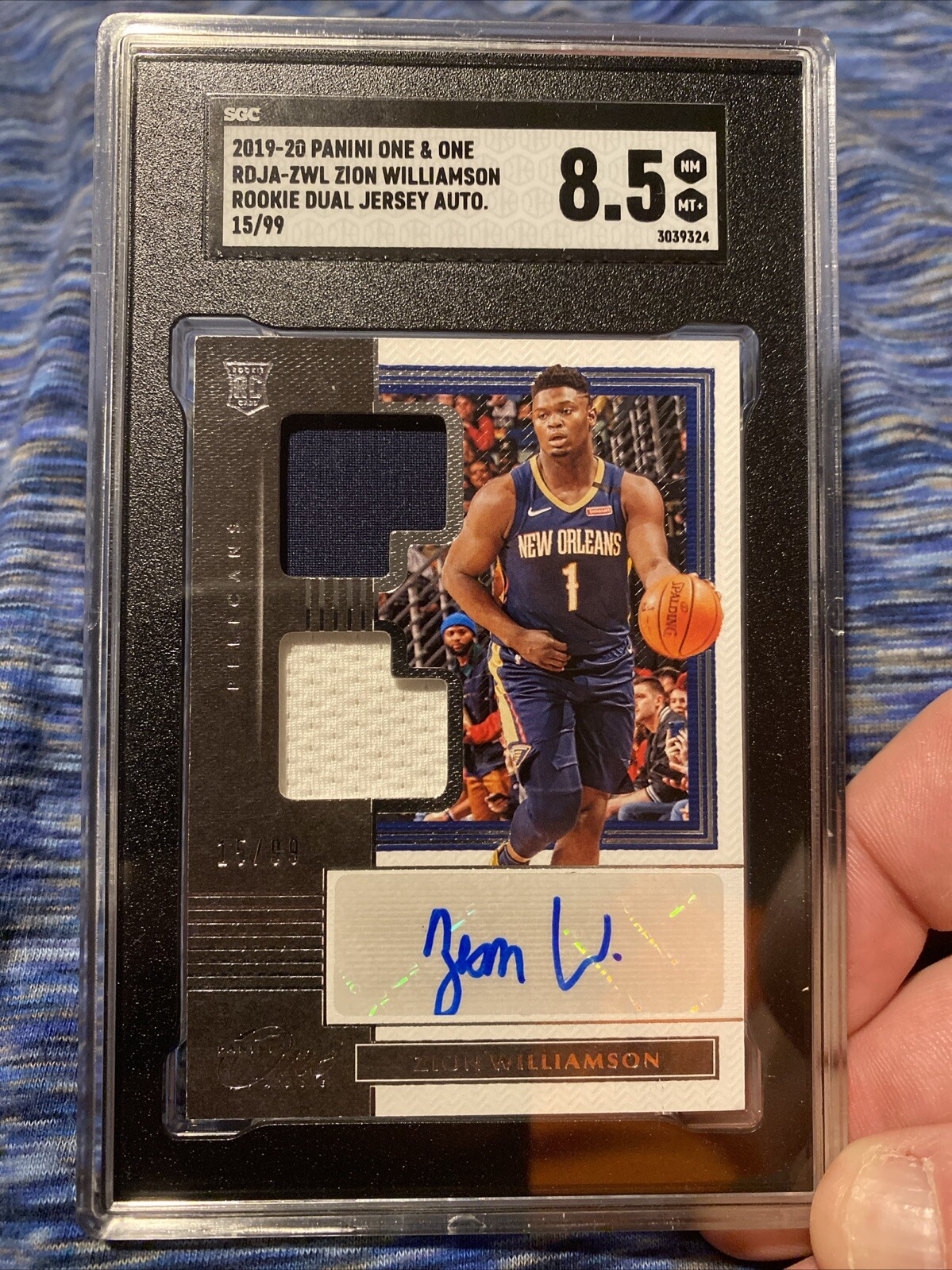 2019 Panini One & One Zion Williamson Rookie Dual Jersey Auto 15/99 SGC 8.5