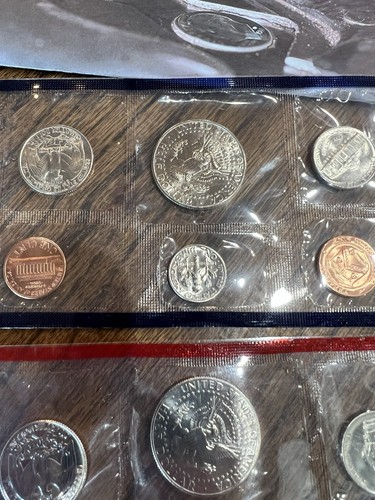 1996 US Mint Set 11 Coin P&D Uncirculated with ** 1996 W West Point Dime ** - Picture 8 of 8