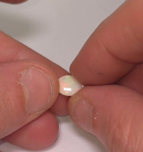 Australian Coober Pedy opal. 10 x 8mm. 1.2ct. Oval. Natural solid opal - Picture 4 of 6