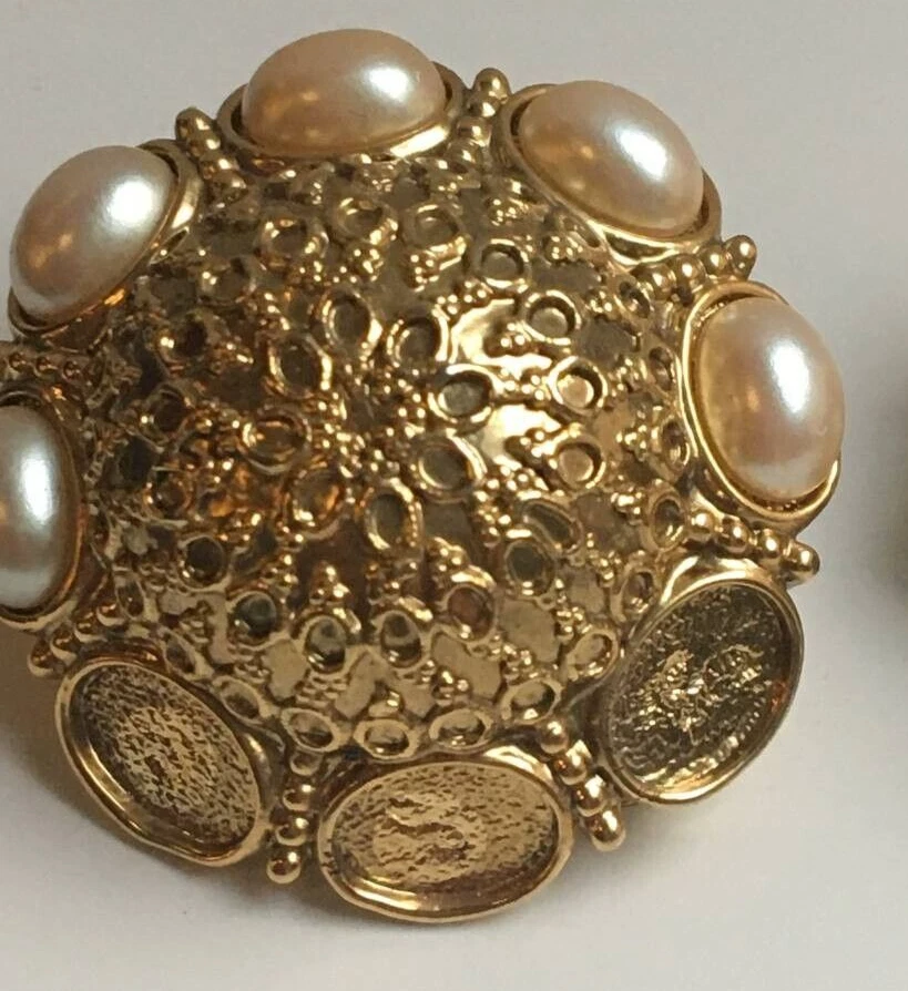 Vintage Gold Tone Earrings With Pearls Some Missing (1 Pair) Women's Jewelry - Image 3 of 4