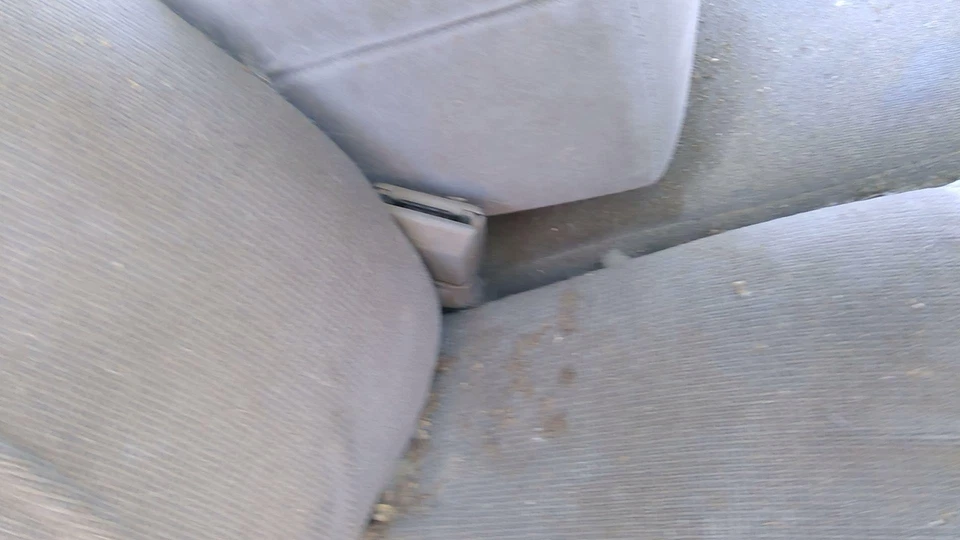 Buick Century 1995 pasajero delantero derecho cinturón de seguridad hebilla hembra receptor gris Foto 2 de 4