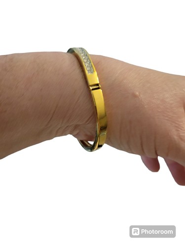 Goldfarbenes Armband mit Scharnier und klarem Kristalleinsatz 2,5" Durchmesser - Bild 3 von 7