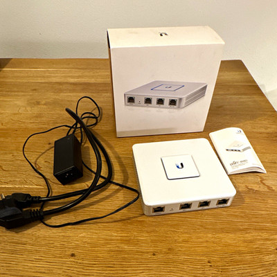 Ubiquiti UniFi Security Gateway USG (USG-3P) Firewall Router mit Netzteil