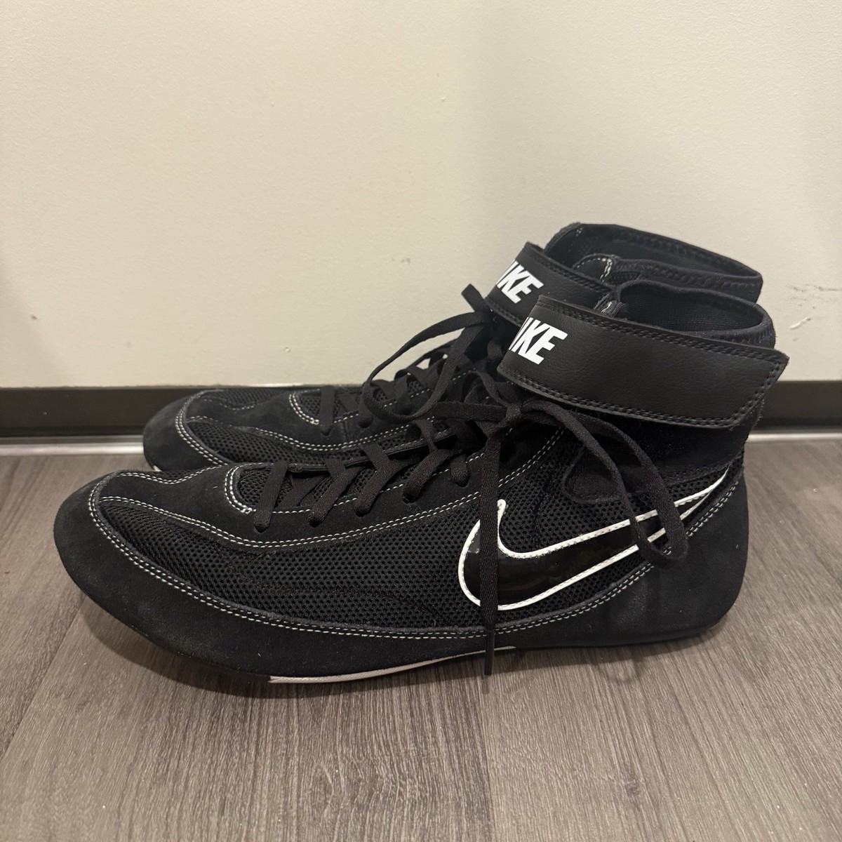 ラクビ Nike Speed Sweep VII Wrestling Shoes 366683-001 Black White Men's