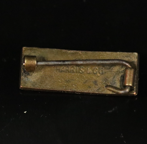 (1) WWII Harris & Co 2nd Lieutenant Brass Gold Tone Shoulder Bar Insignia - Picture 2 of 3