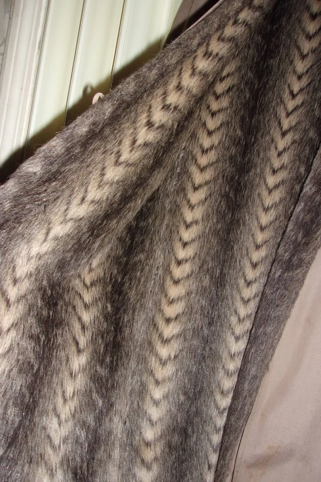 Capa de chuva feminina bege retrato com botão no forro tamanho 5/6 - Imagem 3 de 4