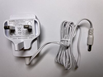 UK 8,5 V 1200mA Ladegerät für Lumea Prestige IPL Haarentfernungsgerät SC2006/12