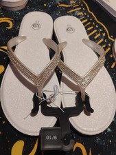 Women s Flip Flops Size 9/10