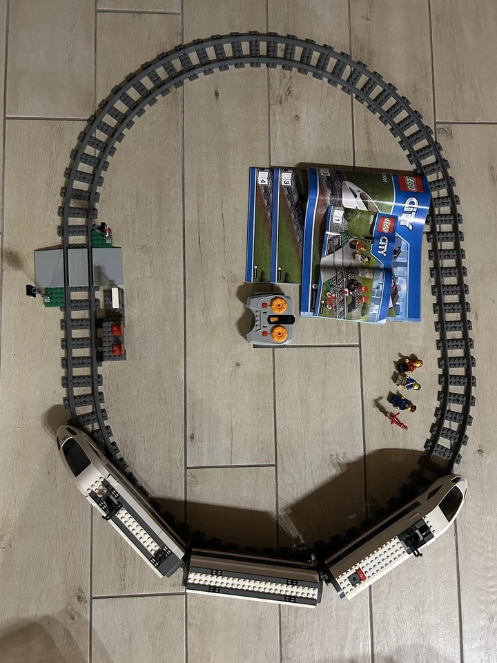 LEGO City 60051 High-Speed Passenger Train, foto 1 di 5