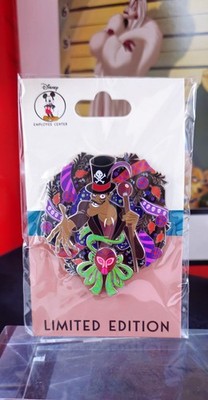 TWDC Store Halloween Wreath 2022 Pin - Doctor Facilier