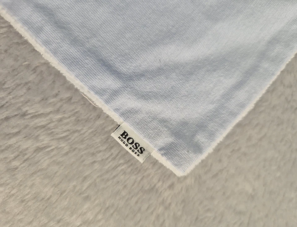 Hugo Boss Bebé Niños Babygrow 6 Meses y Edredón Pijama Azul Pijama Foto 3 de 4