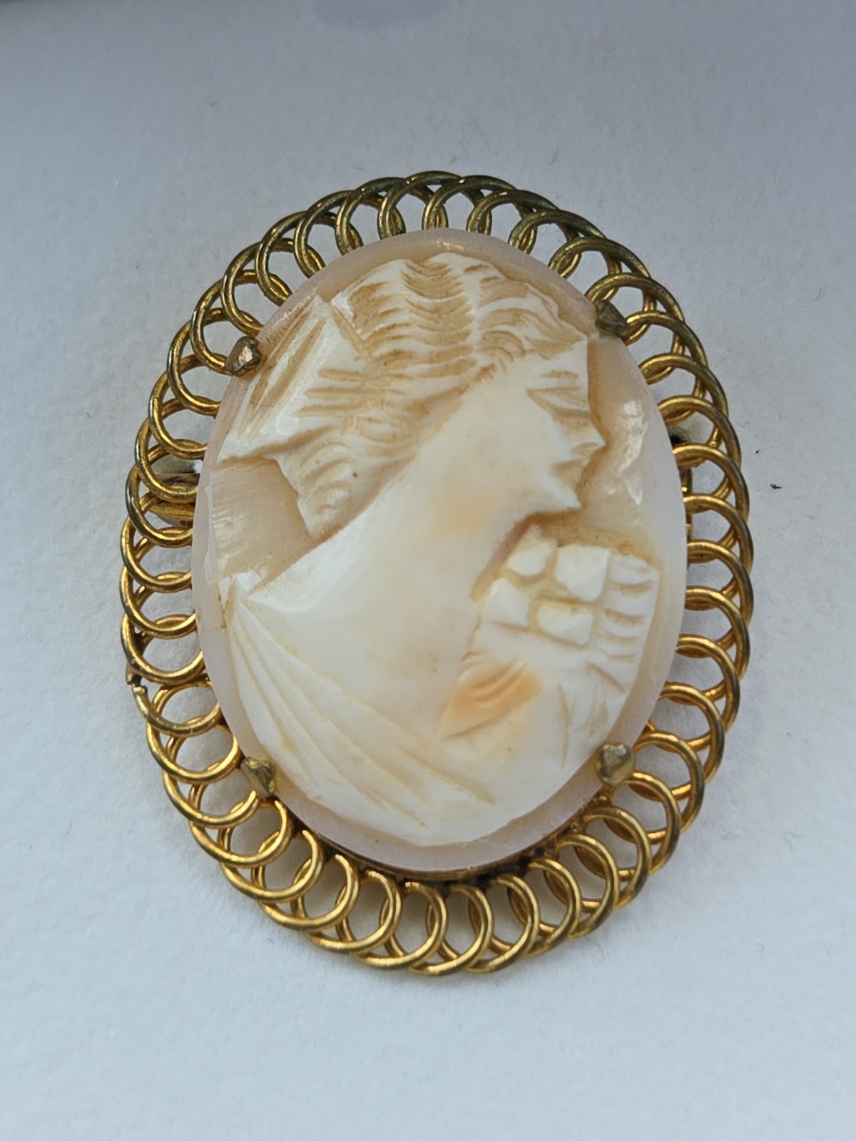 Vintage Gold Tone Shell Cameo Brooch with Intricate Filigree Frame  