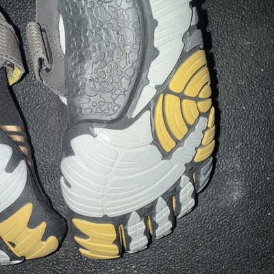 Vibram Five Fingers Mens/Womens Black And Gold Size 37 | eBay