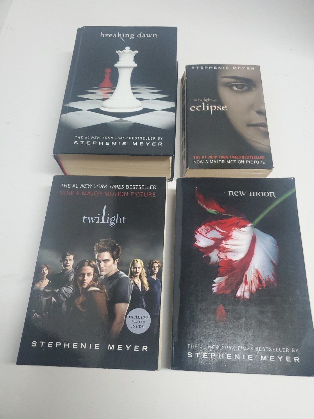 Twilight Saga Book Lot Stephenie Meyer New Moon Eclipse Breaking Dawn Twilight