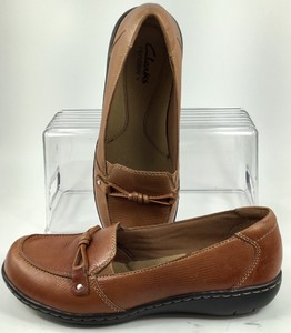 round toe clarks loafers womens
