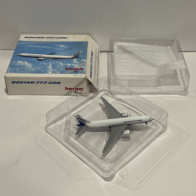 1:500 Herpa Wings United Airlines Factory Model Boeing 777 200