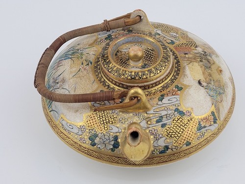 Rare Antique Japanese Satsuma Miniature Footed Ware Teapot - Picture 9 of 17