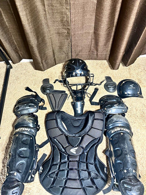 Easton Youth Catcher Gear Set Small Black Helmet Chest Protector Leg Guards Bag