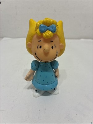 SALLY BROWN PEANUTS 4.5  VINYL ACTION FIGURE VNTG TOY (PRE-OWNED) 2002