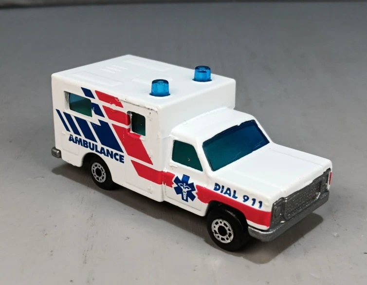 Matchbox Ambulance 911 White Red Blue 1977 - Image 2 of 4