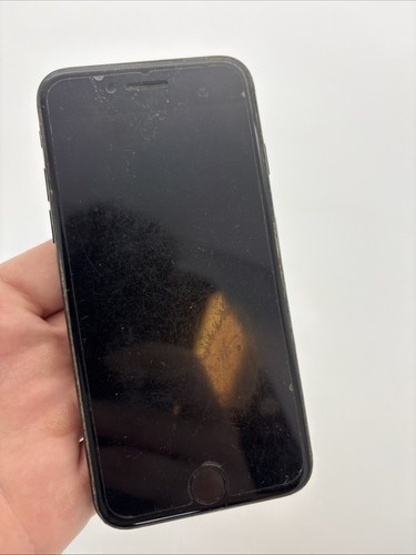 Apple iPhone 7 64GB Schwarz  A1778