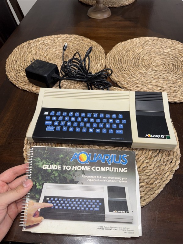 Aquarius 5931R Home Computer Powers On w/ Power Supply Manual TV Cable