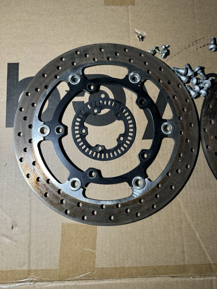 Discos de freno delanteros Yamaha Mt 09 Sp 2024 Foto 2 de 3