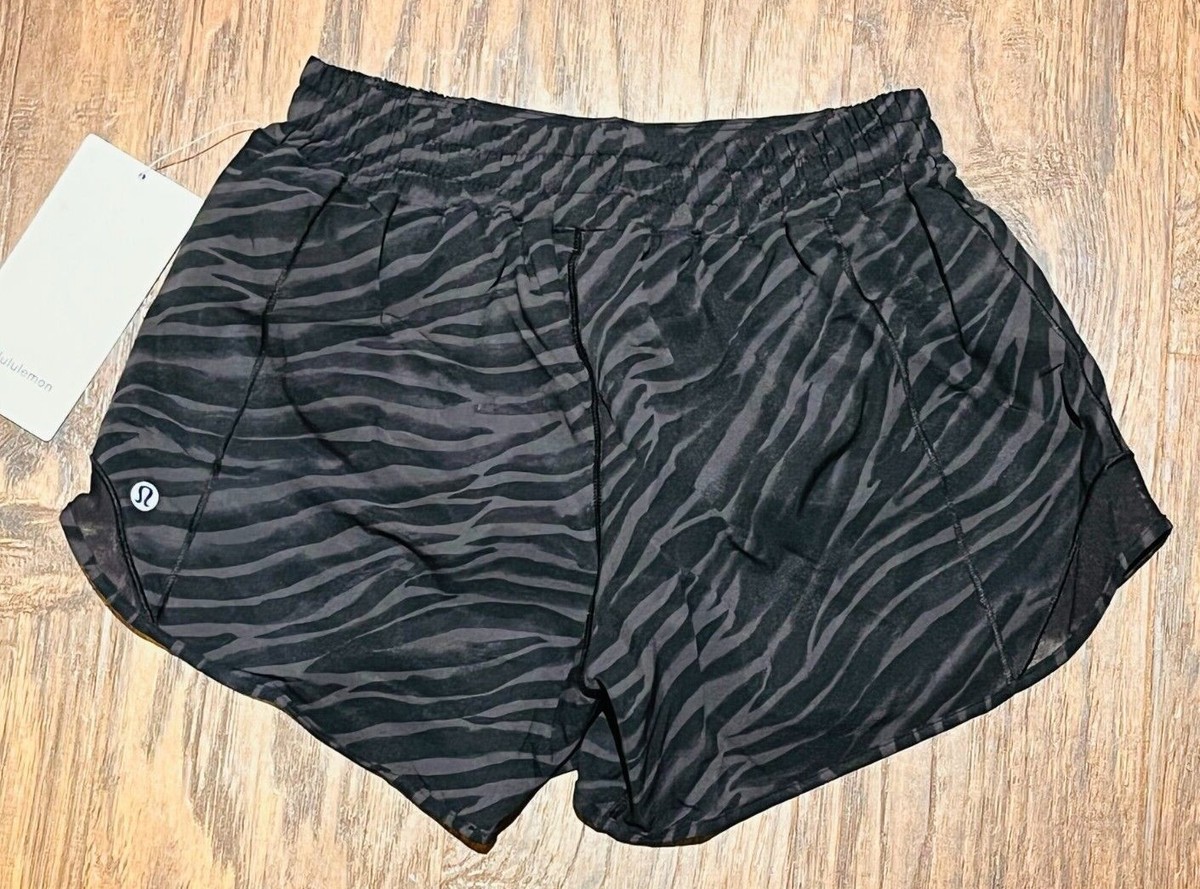 NEW Women Lululemon Hotty Hot Low-Rise Short 4