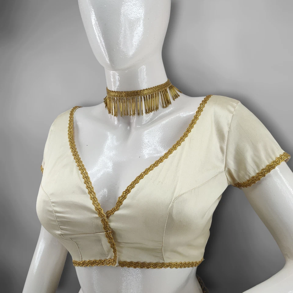 Blusa de seda estilo vintage Dupion | Cuello corazón | Mangas cortas gancho y ojo Foto 3 de 4