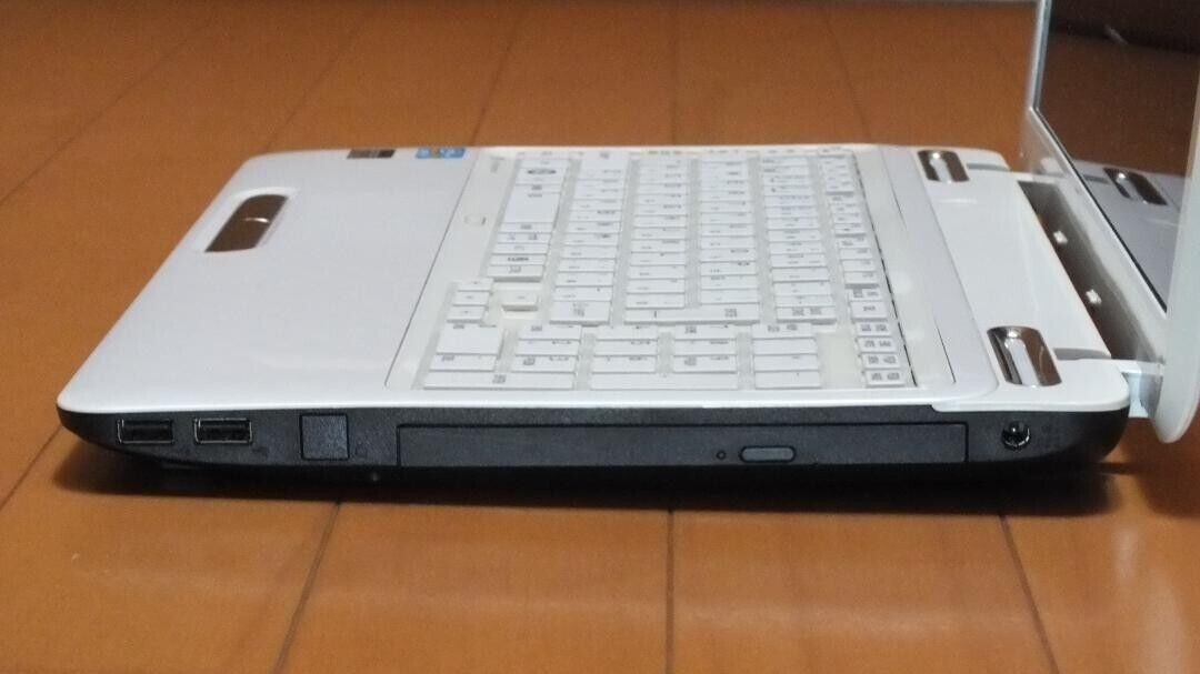 TOSHIBA dynabook T451/46DW Core i5 2430M 2.40GHz RAM 8GB HDD TOSHIBA dynabook T451/46DW Core i5 2430M 2.40GHz RAM 8GB HDD