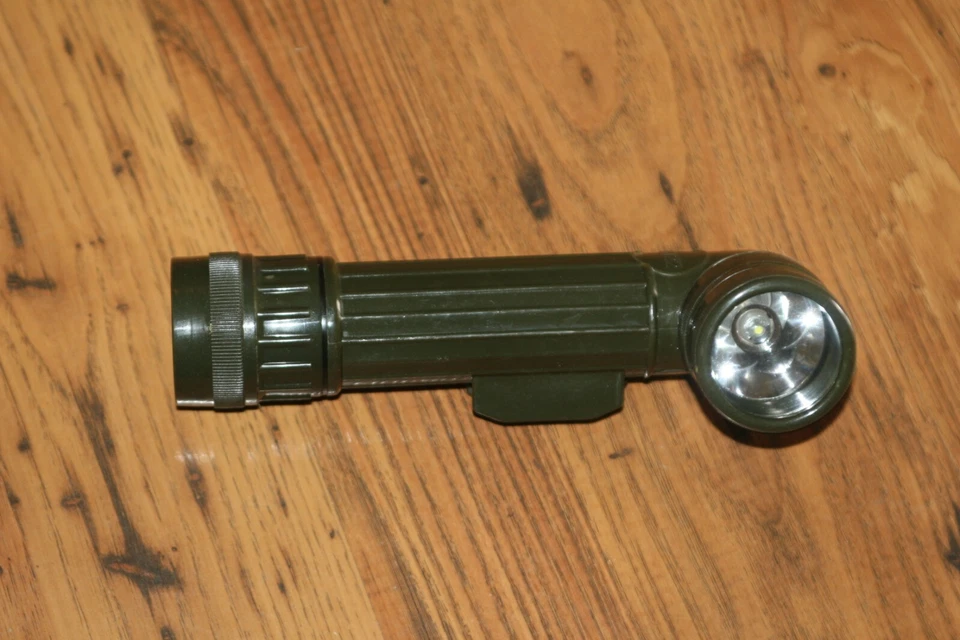 New Fox Outdoor Products Anglehead LED Flashlight w/Extra Lenses - Olive Drab - Image 4 of 4