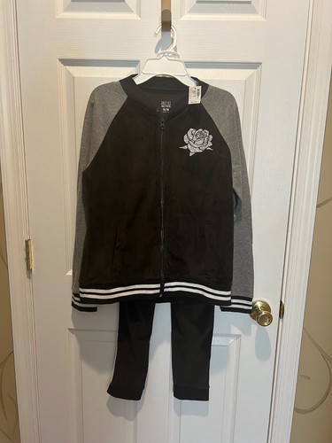 Girl's Original Justice Black w/Rose Emblem Velour Jacket and Pants. Size: 14/16